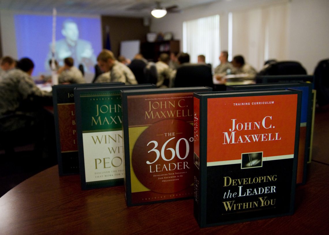 Pentingnya Kepemimpinan Tengah yang Efektif