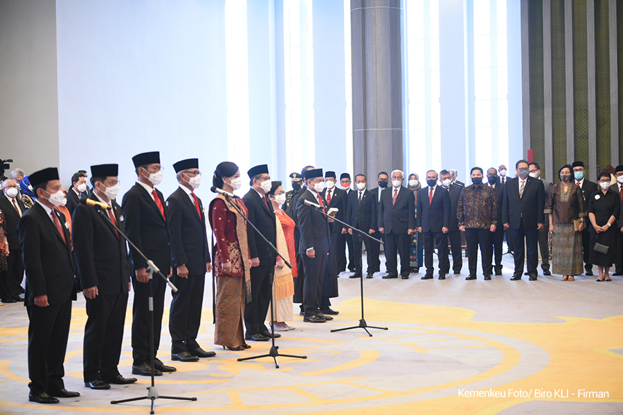 Hadiri Pelantikan Dewan Komisioner OJK, Ini Harapan Menkeu