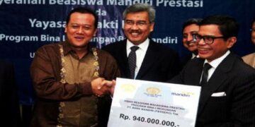 140 Mahasiswa Raih Beasiswa Rp1 M dari Bank Mandiri