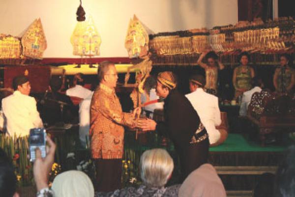 Rayakan HUT, LPPI Gelar Wayang Kulit