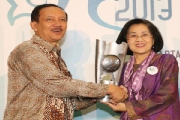 CIMB Niaga Raih Indonesia Green Award 2013