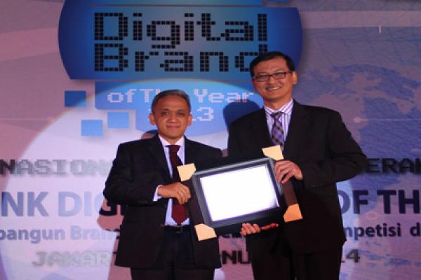 CIMB Niaga Syariah Digital Brand of The Year 2013