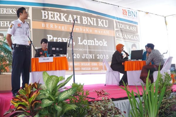 BNI Berbagi Paket Sembako ke Keluarga TKI di 11 Daerah