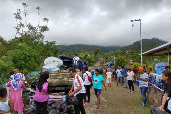 BUMN Bantu Korban Gempa Ambon