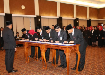 Perry Warjiyo Lantik 8 Pejabat Baru BI