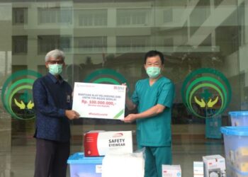 BNI Syariah Salurkan Bantuan COVID-19 ke RSKD Duren Sawit