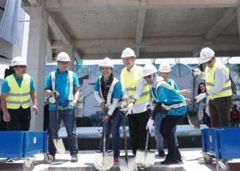 Menteri Rini Resmikan Multifunction Hall Kawasan Terpadu Labuan Bajo