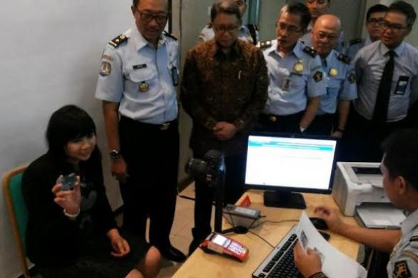 Bayar Paspor, Tinggal Gesek EDC BNI