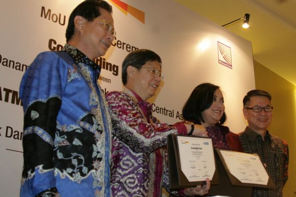 Danamon – BCA Terbitkan Electronic Money Berbasis Kartu