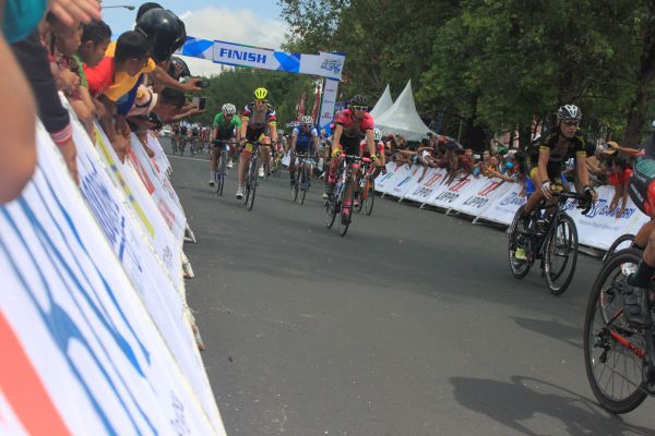 Dukung Pengembangan Wisata Berbasis Olahraga, BNI Sponsori Tour de Flores 2016