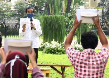 Presiden Serahkan Bantuan Modal Kerja