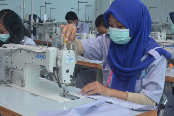 Dorong Ekosistem Bisnis Industri Fashion Kemenperin Ciptakan Aplikasi ‘Fitting Room’