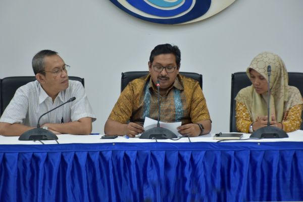 Kemkominfo Cabut Izin Frekuensi First Media dan Bolt