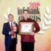 CIMB Niaga Raih Platinum Trophy 2015