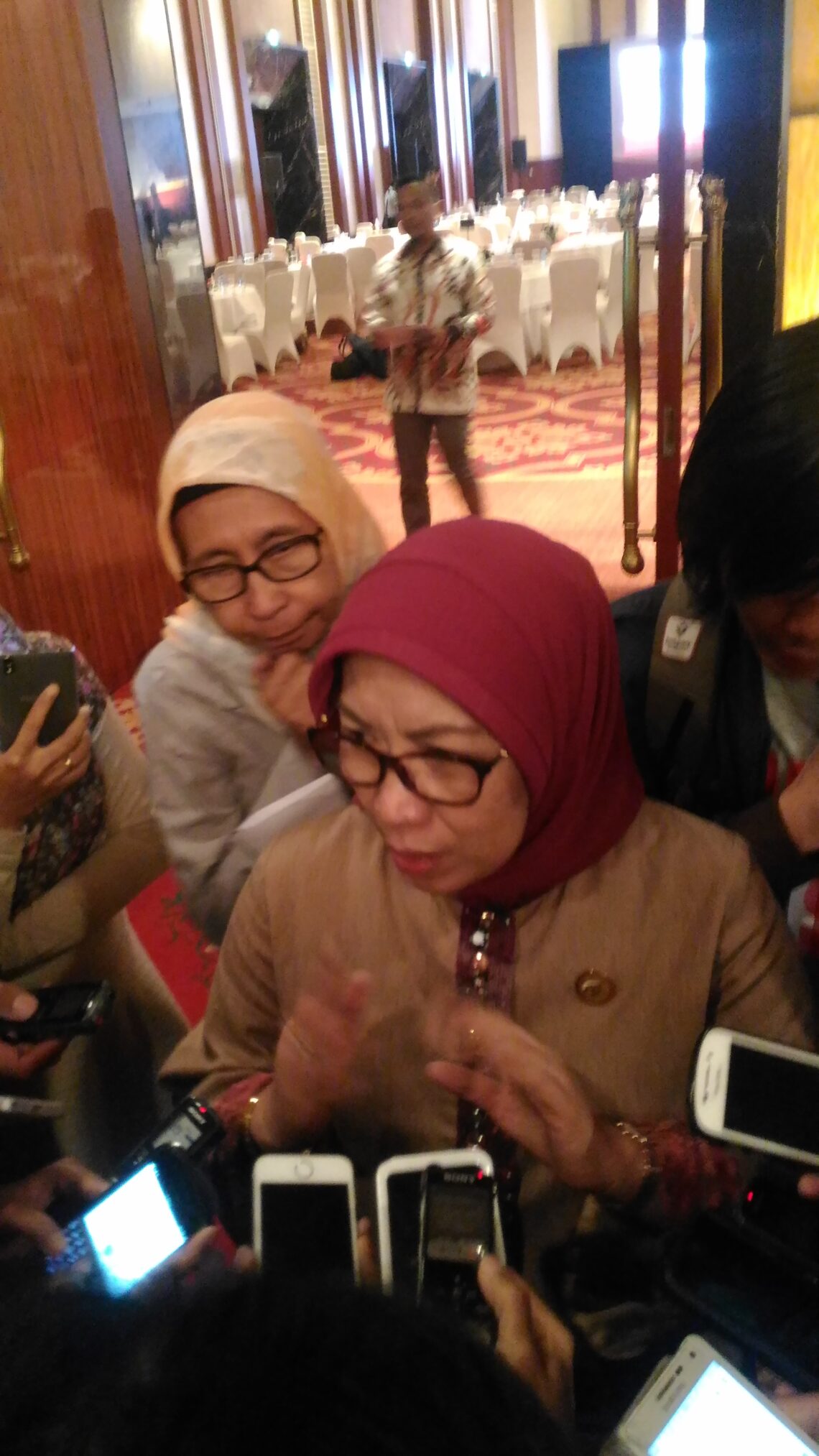 OJK: Isu Berkembang Pengaruhi Pasar Modal