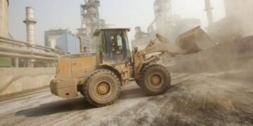 Ekspansi yang Terganjal