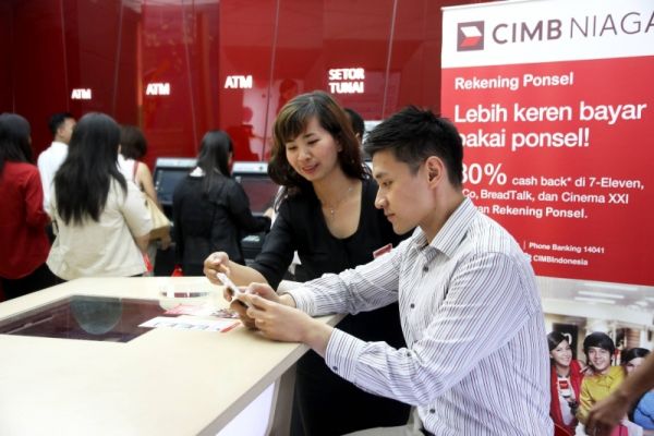 Rekening Ponsel Raih Posisi Puncak Digital Brand of The Year 2015