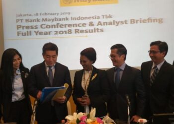 Maybank Salurkan Bantuan Masker dan APD