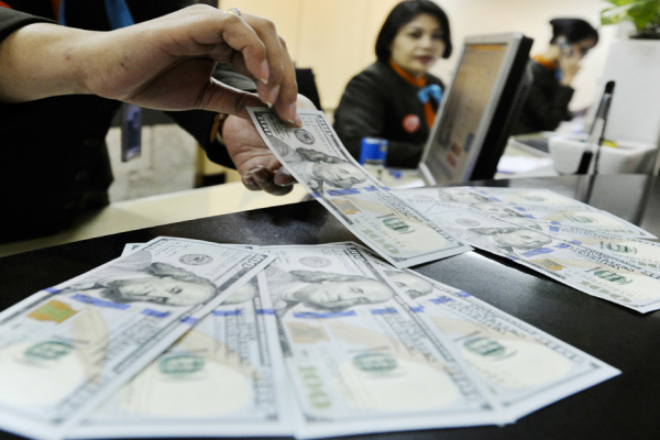 Tiga Serangkai Instrumen Deveratif