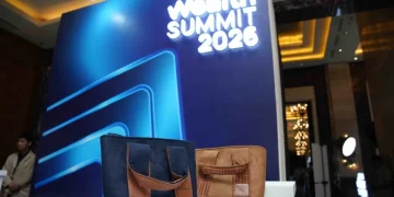 Kerek Cuan Penenun Baduy, BCA Promosikan Wastra Ramah Lingkungan ke Nasabah Kaya