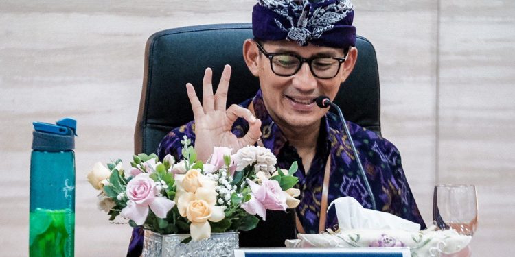 Menparekraf Targetkan 1,5 Juta Wisatawan Mancanegara Datang ke Bali