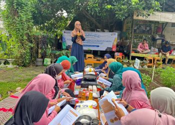 BRI Peduli Beri Pelatihan Pengolahan Limbah Minyak Jelantah di Bank Sampah Bogor