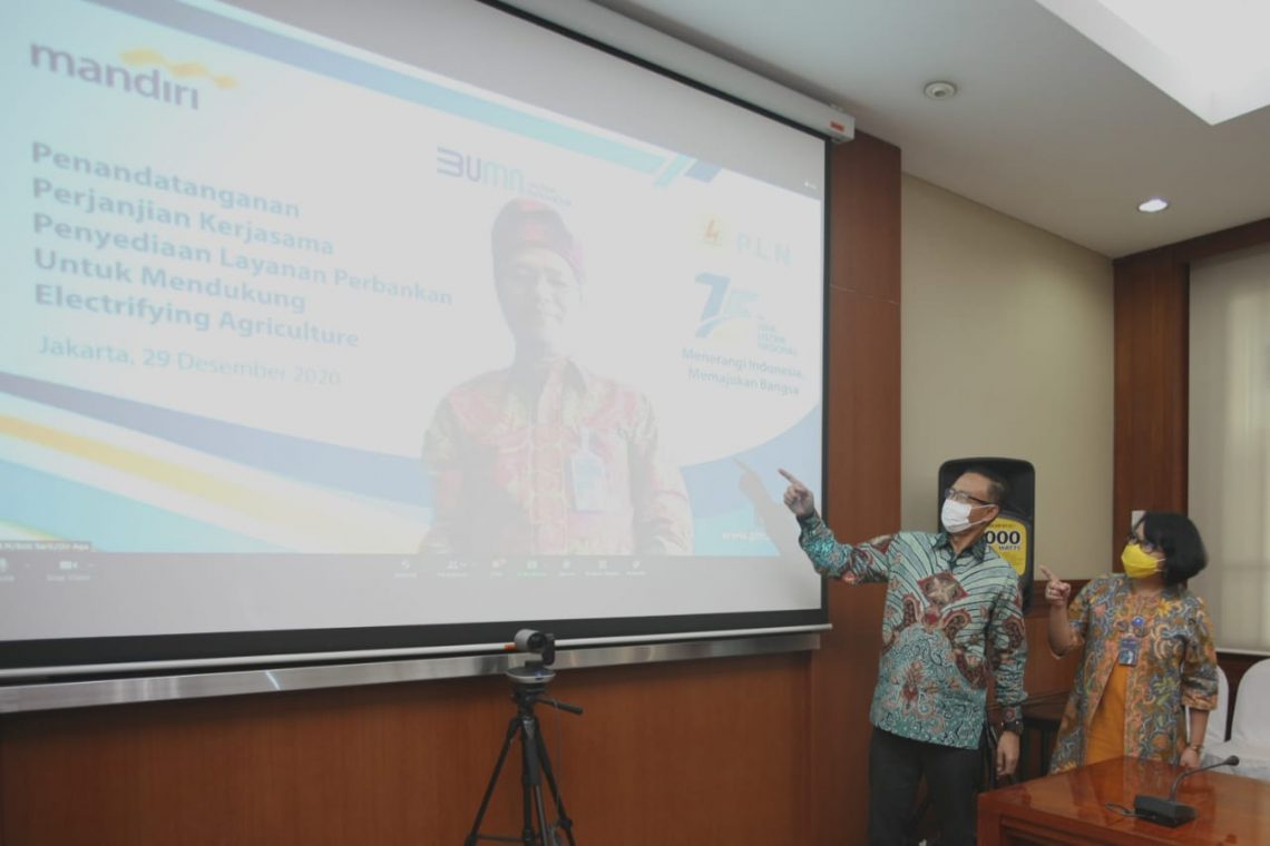 Bank Mandiri Berikan Kredit Mikro Produktif ke Petani Mitra PLN