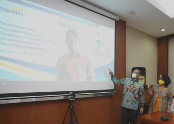 Bank Mandiri Berikan Kredit Mikro Produktif ke Petani Mitra PLN