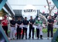 Rangkul Komunitas Olahraga Padel: CIMB Niaga Hadirkan RESERVE OCTO Arena di Kampus Unesa