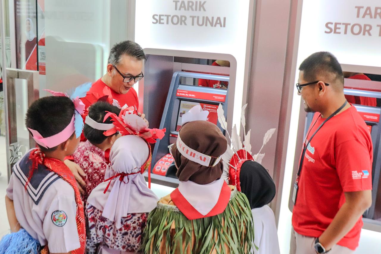 Tour de Bank 2025, CIMB Niaga Edukasi 1.250 Pelajar tentang Literasi Keuangan