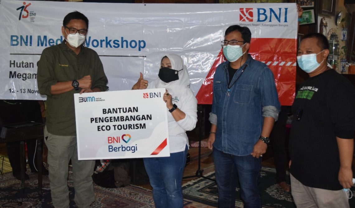 BNI Bantu Kelompok Tani Megamendung Bangun Ekowisata