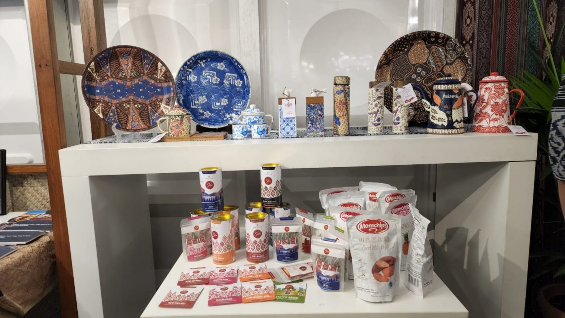 BRI Dukung UMKM Sila Tea di Pasar Tong Tong Belanda