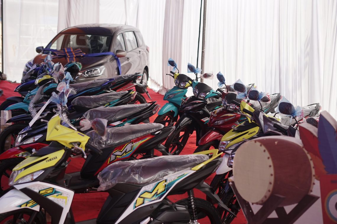 Ada Hadiah Brilian, Masyarakat Antusias Hadiri Pesta Rakyat Simpedes BRI Cikampek