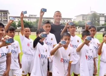 Radja Nainggolan Hadiri Grassroot Football Day Bhayangkara Presisi Indonesia FC
