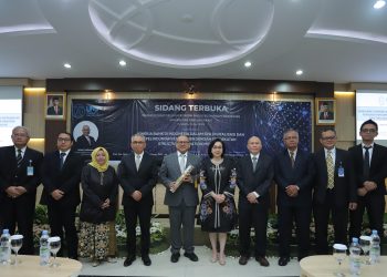 Penasihat Deputi Komisioner Senior OJK, Anto Prabowo Raih Gelar Doktor dari UNS