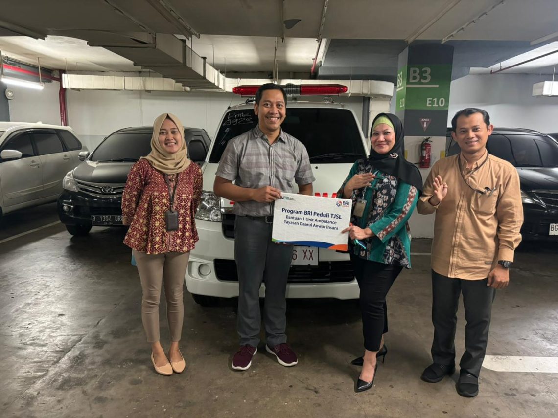 BRI Kanca TB Simatupang Serahkan Bantuan 1 Unit Ambulans ke Yayasan Daarul Anwar Insani