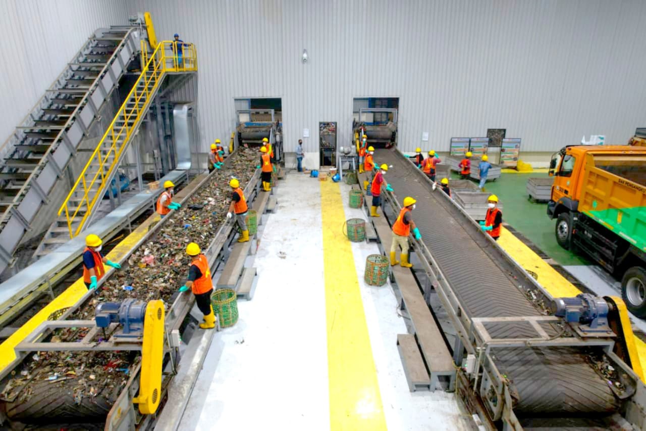 Komit Jaga Kelestarian Lingkungan, SIG Manfaatkan Sampah hingga Limbah sebagai Bahan Bakar Alternatif