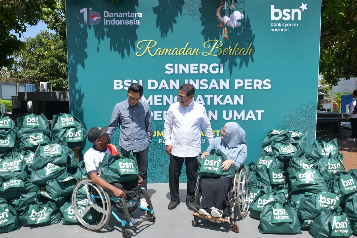 Jelang Lebaran, BSN dan Insan Pers Salurkan Bantuan Sembako untuk Masyarakat