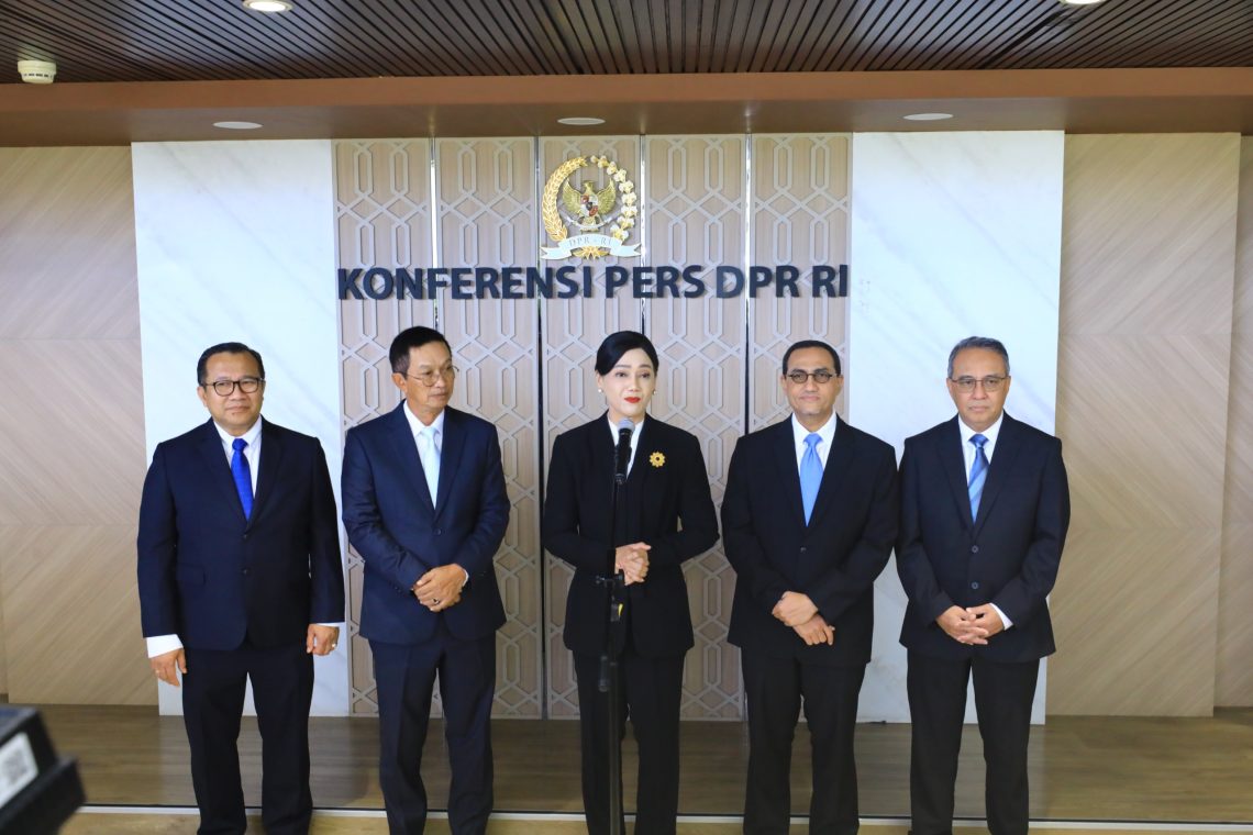 Tok! Paripurna DPR Sahkan Friderica Widyasari Jadi Ketua OJK, Fokus pada Pertumbuhan Ekonomi