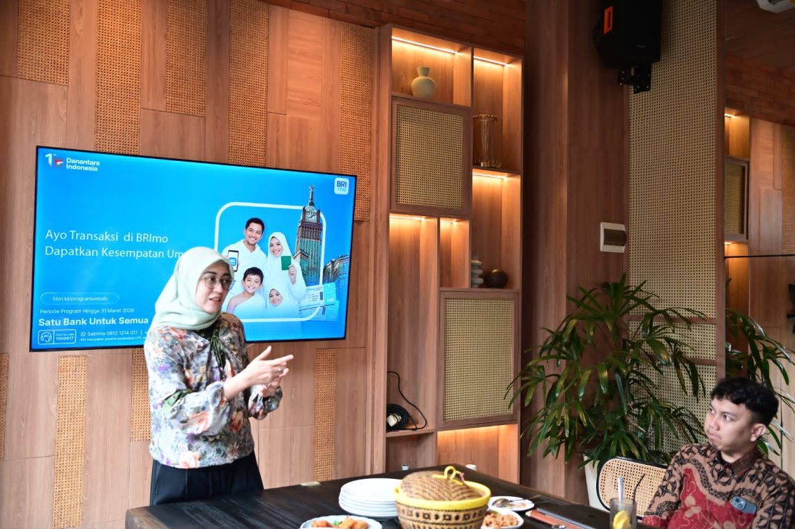 Aktif Transaksi BRImo, Dua Nasabah BRI Kanwil Jakarta 2 Raih Umrah Gratis