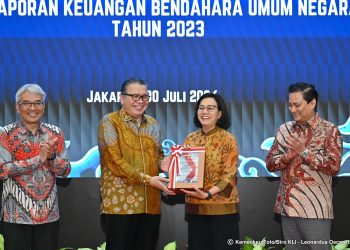 BPK Serahkan LHP atas LK BA 015 dan LK BUN 2023 kepada Menkeu dengan Opini WTP
