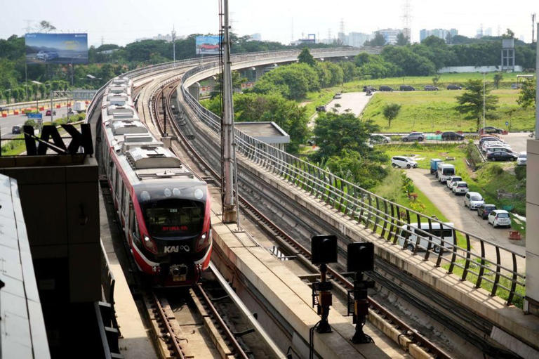 KAI Masih Tanggung Utang Rp2,2 Triliun ke Adhi Karya dari Proyek LRT Jabodebek