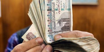 Pound Mesir Melemah ke Level Terendah, Hilang Separuh Nilai Sejak Maret