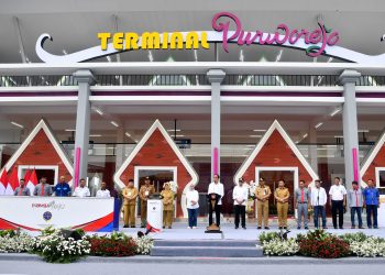 Presiden Resmikan Terminal Angkutan Massal di Jawa Tengah dan Jawa Timur