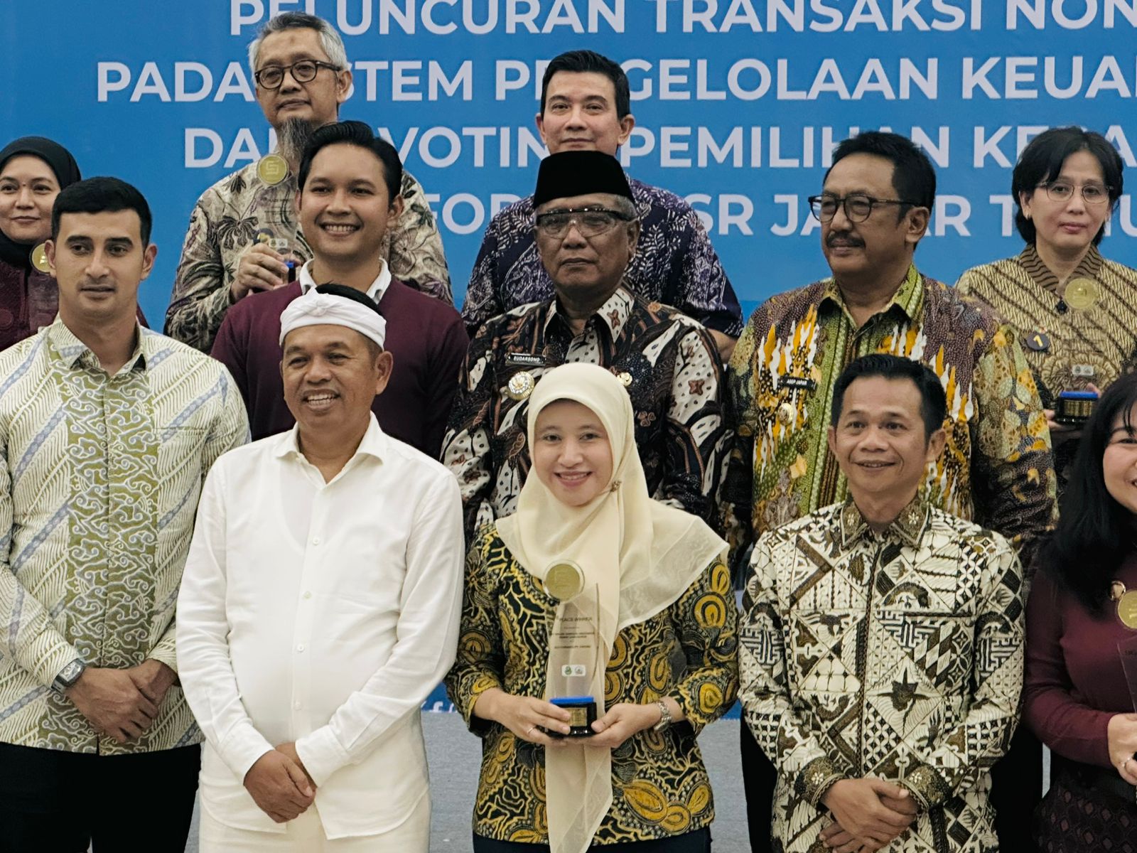 Komit dengan Keberlanjutan, SBI Pabrik Narogong Raih Penghargaan Gubernur Jabar