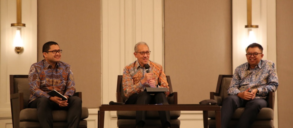 Keketuaan Indonesia di ASEAN Pintu Masuk ke ASEAN Economic Community 2025