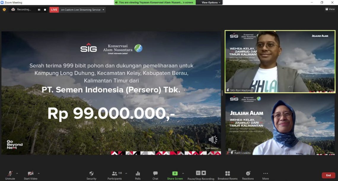 SIG Serahkan 999 Bibit Pohon untuk Restorasi Kampung Long Duhung – Kalimantan Timur