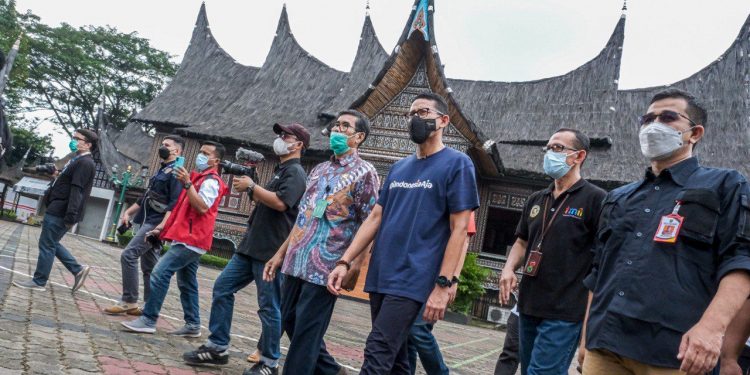 Menparekraf Ajak Masyarakat yang Tidak Mudik Liburan ke Destinasi Ekraf Lokal