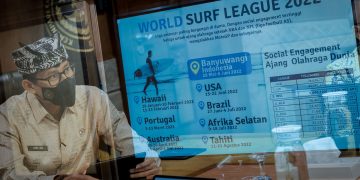 Menparekraf Dukung Acara World Surf League CT 2022 di G-Land Banyuwangi