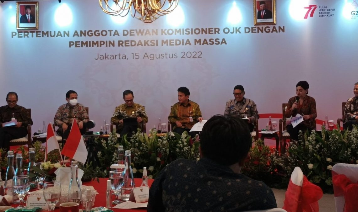 Editorial : Evaluasi dan Ekspektasi
